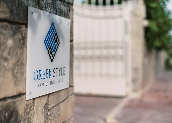 Greek Style With Jaquzzi & Barbeque إياليسوس