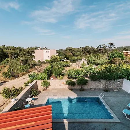 Greek Style With Jaquzzi & Barbeque Apartment *