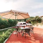 Apartment Greek Style With Jaquzzi & Barbeque *