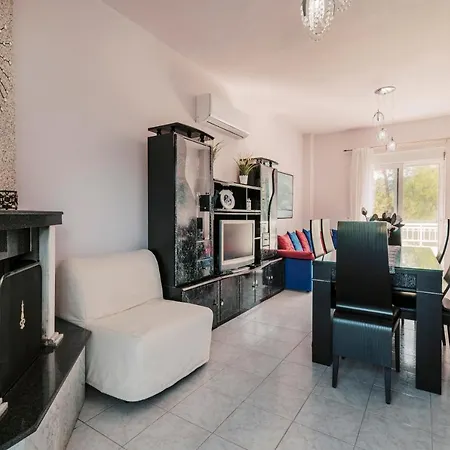 Greek Style With Jaquzzi & Barbeque