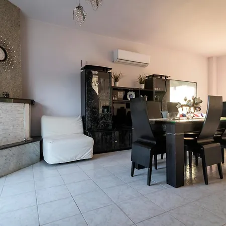 Greek Style With Jaquzzi & Barbeque Apartment