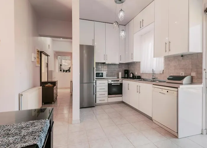 Greek Style With Jaquzzi & Barbeque