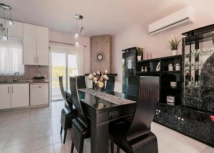 Greek Style With Jaquzzi & Barbeque * Jalisos