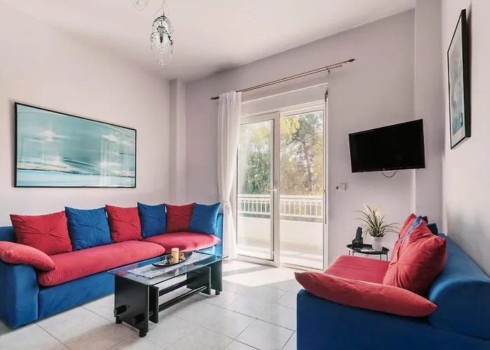 Greek Style With Jaquzzi & Barbeque *