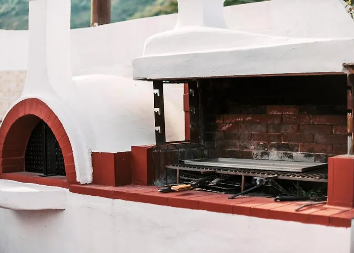 Greek Style With Jaquzzi & Barbeque Jalisos