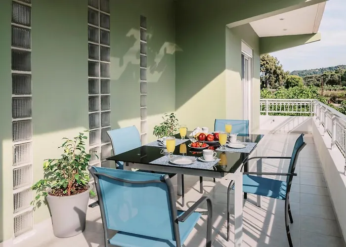 Greek Style With Jaquzzi & Barbeque