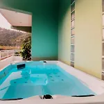 Greek Style With Jaquzzi & Barbeque Apartment