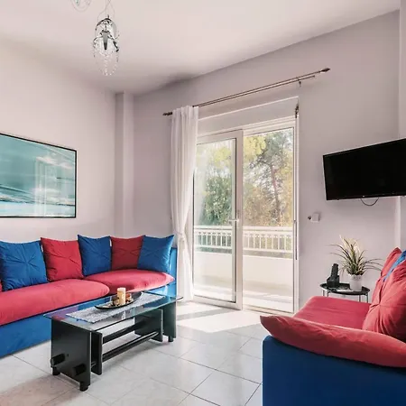 Greek Style With Jaquzzi & Barbeque *