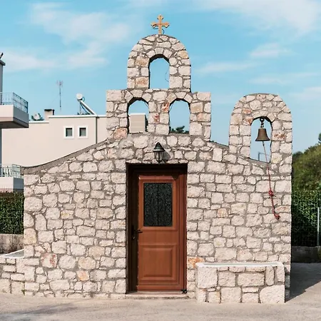 Greek Style With Jaquzzi & Barbeque * Ιαλυσός Ρόδος